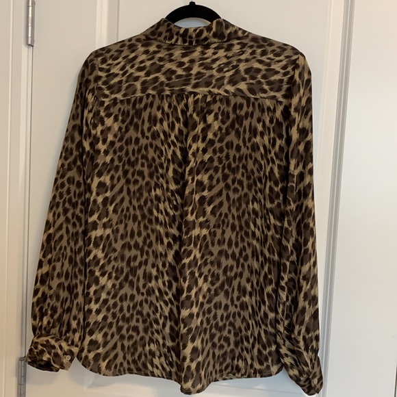 Banana republic, button down, animal print blouse, medium - Picture 4 of 5